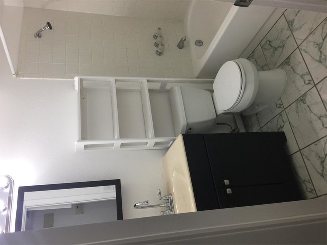 Building Photo - 808 E Saguaro St