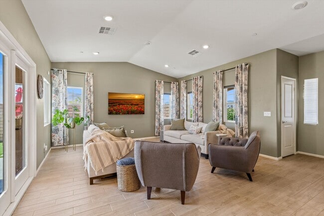 Building Photo - Elegant Corner-Lot Home in the Verano Comm...
