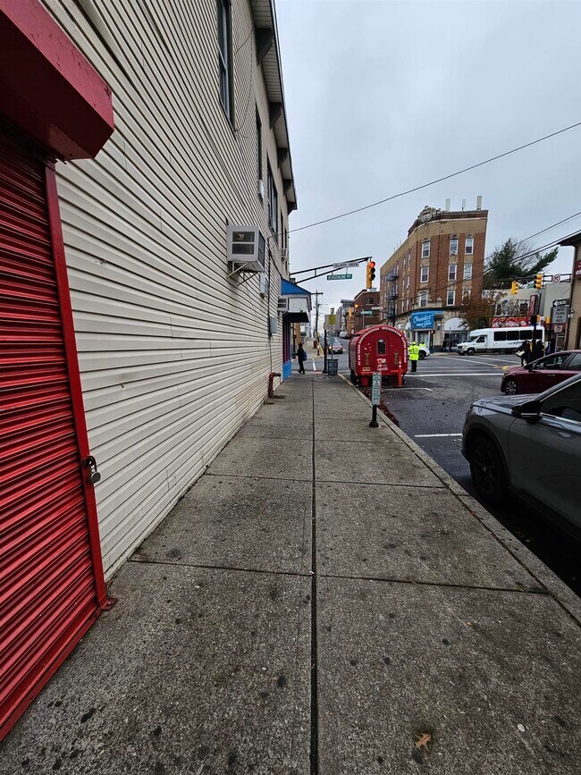 Primary Photo - 6714 Bergenline Ave