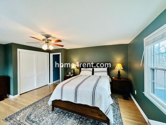 Building Photo - Charming, Prairie Village Home in a Quiet Neighborhood with Wood Floors and a Fenced Yard!