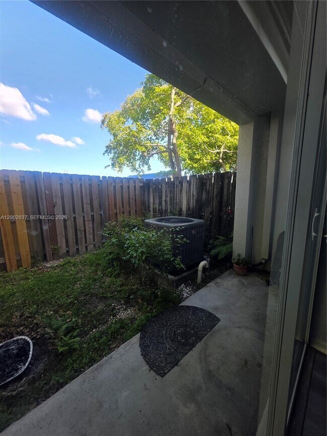 Building Photo - 14055 SW 120th Ct