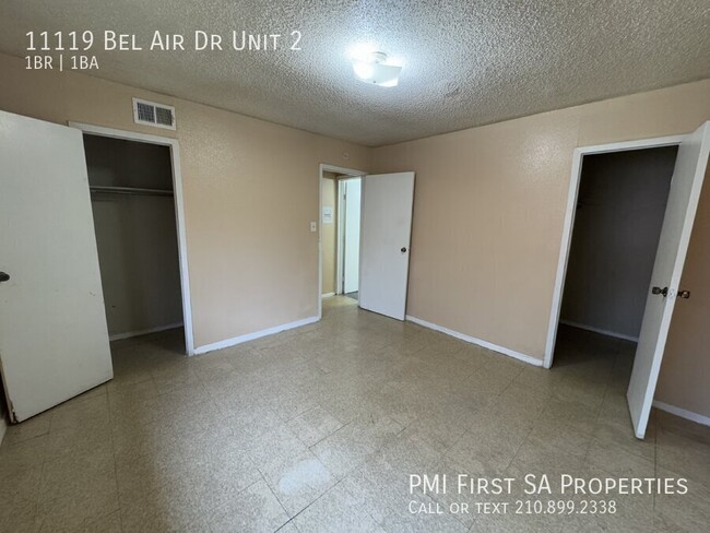 Building Photo - Fourplex two bedroom unit is ready to move...