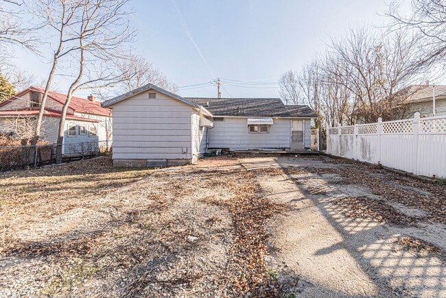 Building Photo - Please View 3D Virtual Walk-Through Before Scheduling a Showing