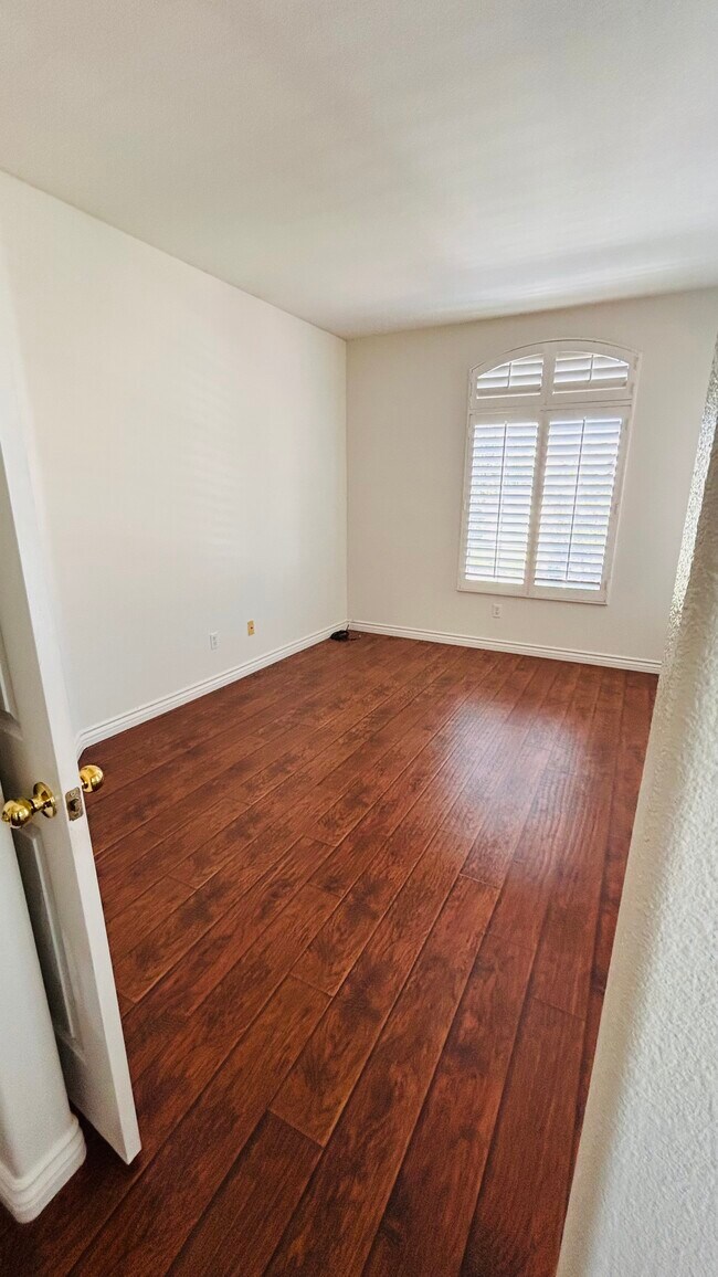 Building Photo - 42 Skyflower Ln