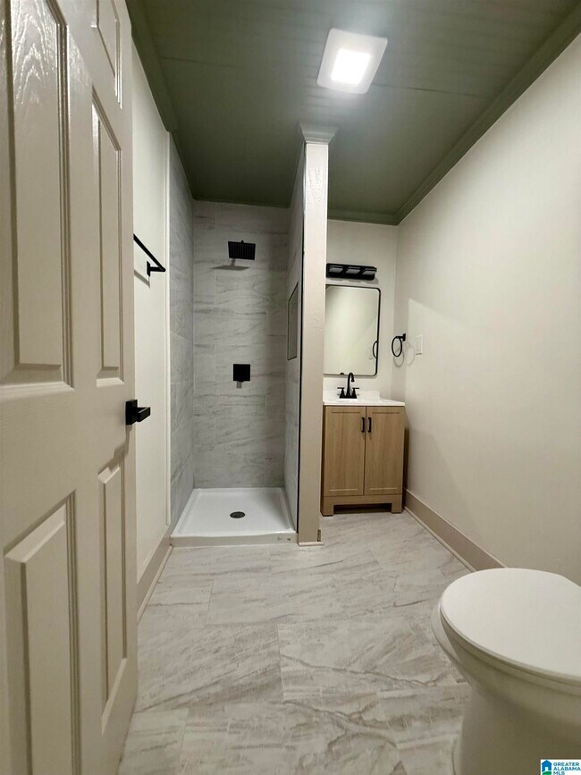 Building Photo - 1458 Hueytown Rd