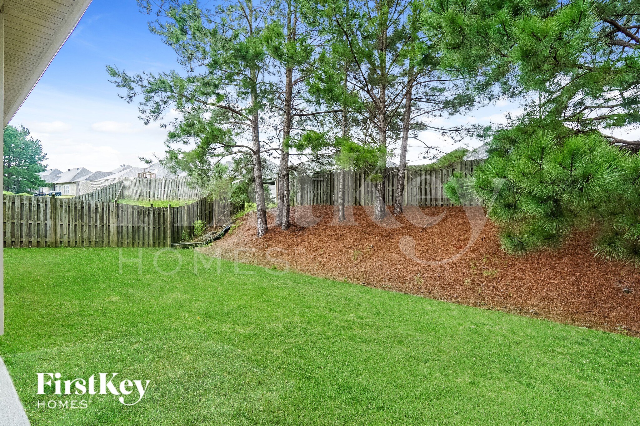 Building Photo - 2057 Highview Way