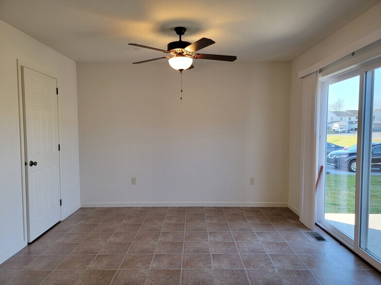 Building Photo - 213 Limestone Dr