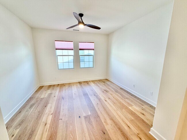 Building Photo - $1000 OFF FIRST MONTH! Gorgeous 4 bed 3 bath in the desired Portola Springs