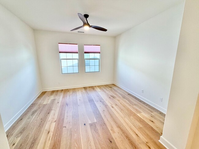 Building Photo - Gorgeous 4 bed 3 bath in the desired Portola Springs