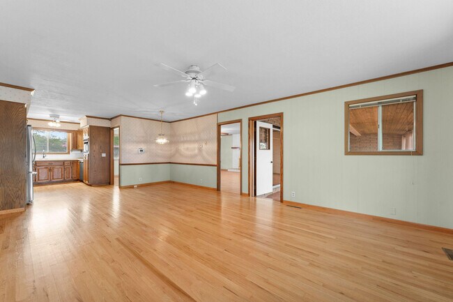 Building Photo - 471 Parkside Dr