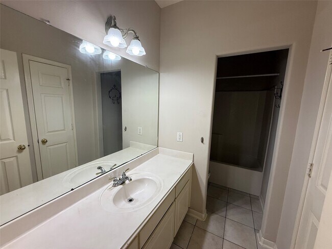 Building Photo - 5126 Winterwood Dr