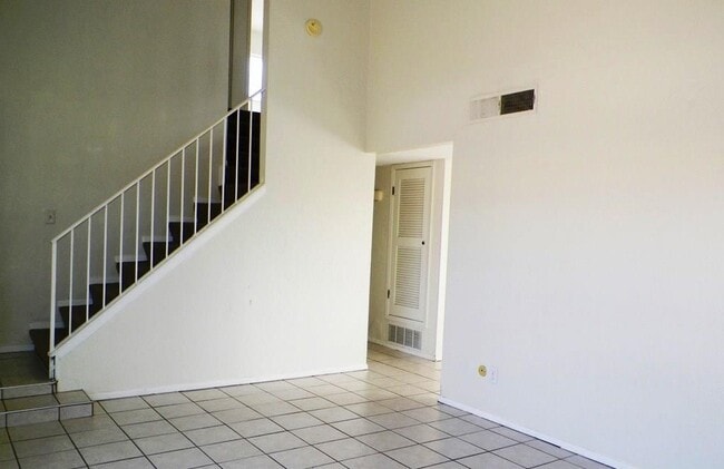 Building Photo - 9932 Agena Ln