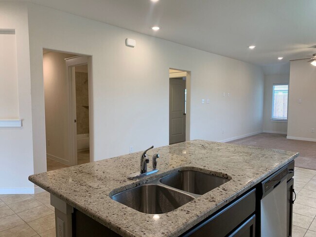 Building Photo - The Perfect Blend of Space & Location – 5 Beds Near Alliance