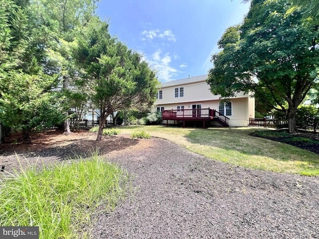 Building Photo - 8596 Trail View Dr
