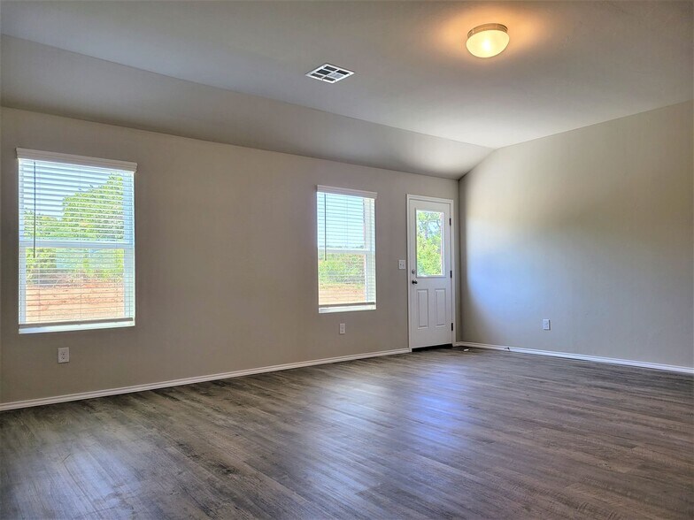 Building Photo - 21242 Winding Brook