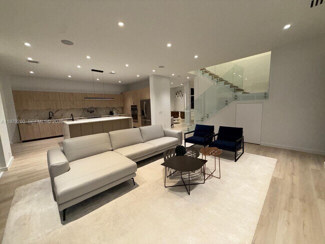 Building Photo - 5371 SW 32nd St