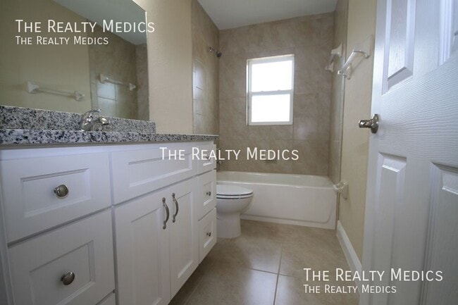 Building Photo - 13132 SW 35th Cir