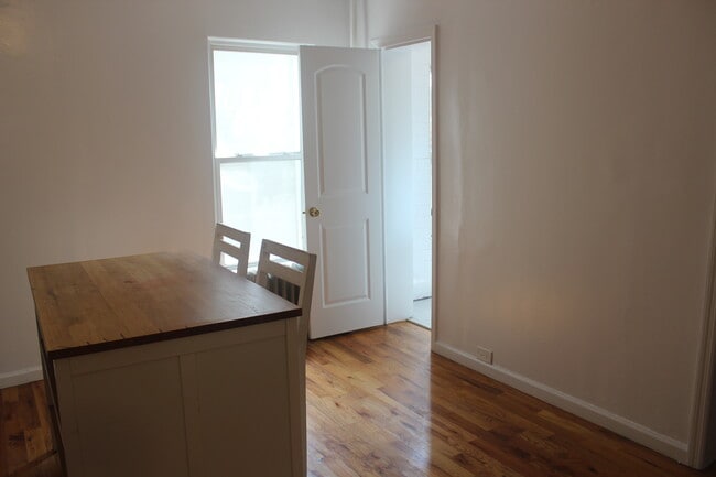 Building Photo - 273 E 39th St