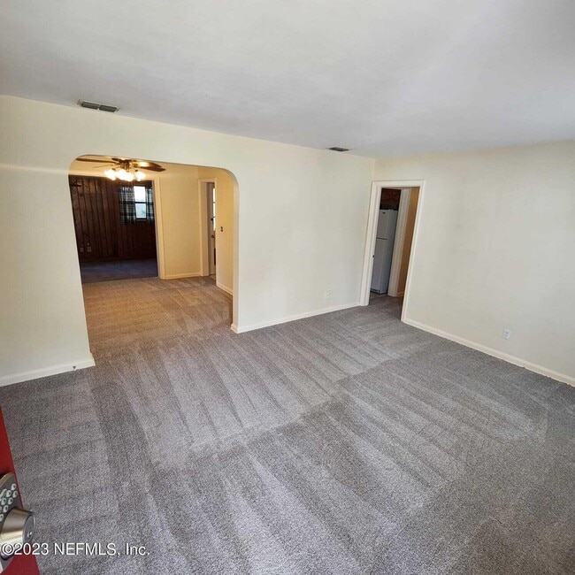 Building Photo - 2417 Barlad Dr