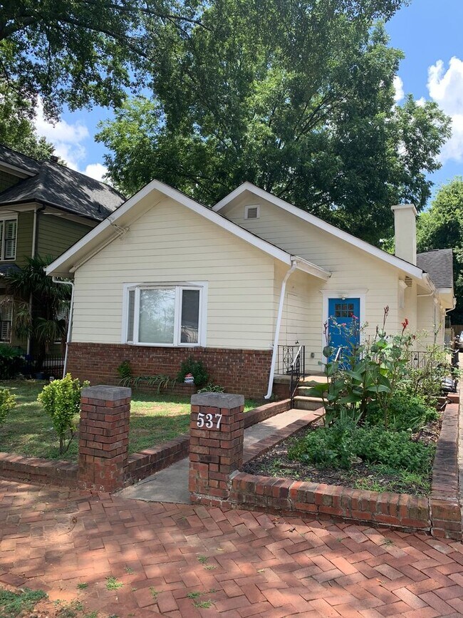 Primary Photo - 537 East Ave