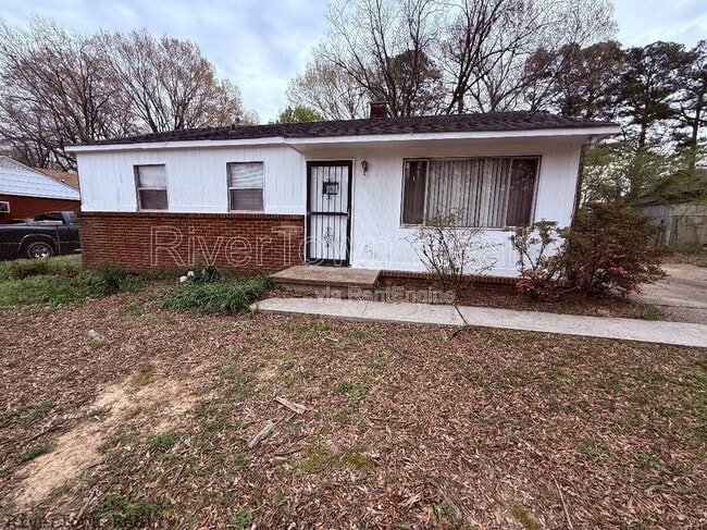 Building Photo - 3300 Baskin St