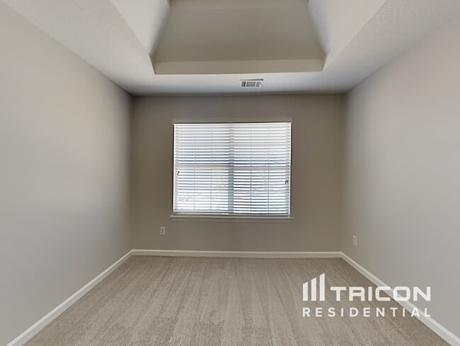 Building Photo - 1108 Setter Trce