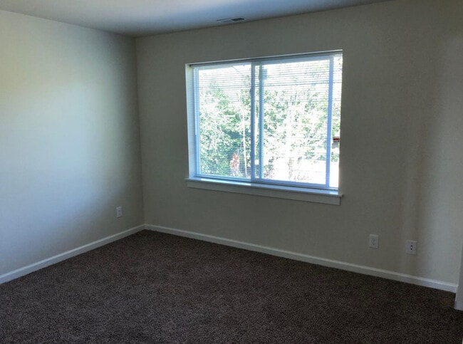 Building Photo - 1019 122nd Ave NE