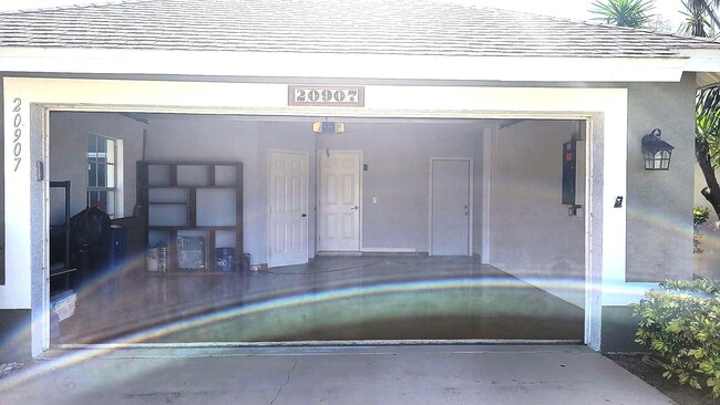 Building Photo - 20907 Country Barn Dr