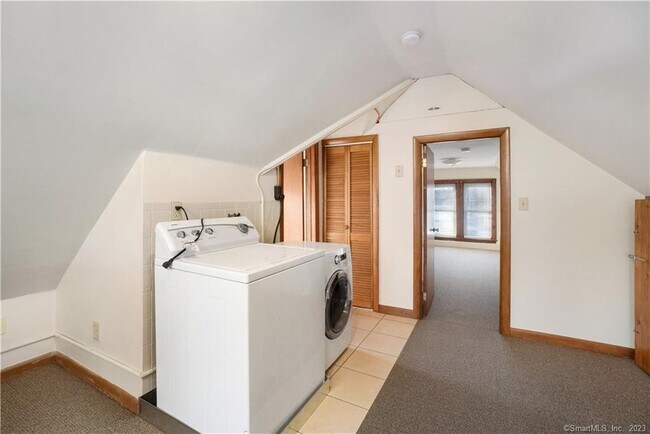 Building Photo - 132 Hemingway Ave