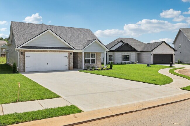 Primary Photo - 383 Kingland Ln