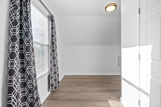 Building Photo - 1804 Palamino Dr