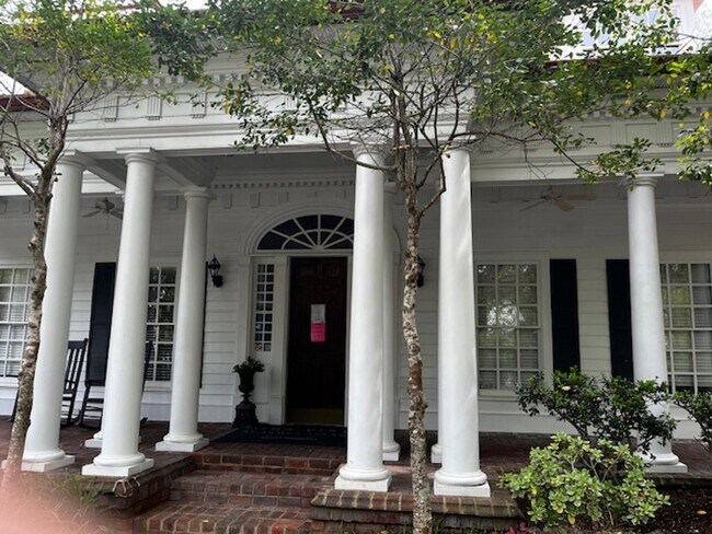 Building Photo - Stunning Two Bedroom Condo - Fully Furnished - Mira Vista - James Island
