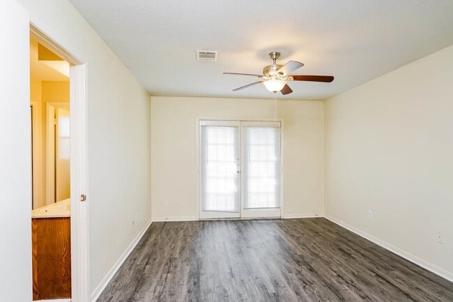 Building Photo - 6902 Fawn River Dr