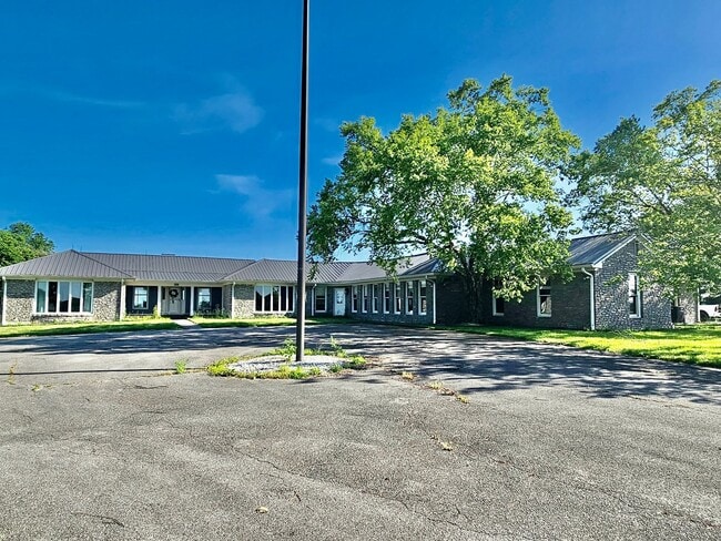 Building Photo - Escape to Luxury: Your Private Oasis on a ...