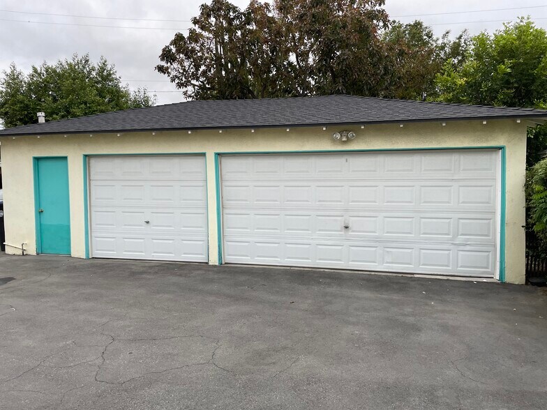 Building Photo - 334 W Alameda Ave