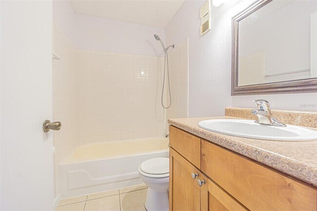 Building Photo - 190 Pompano Dr SE