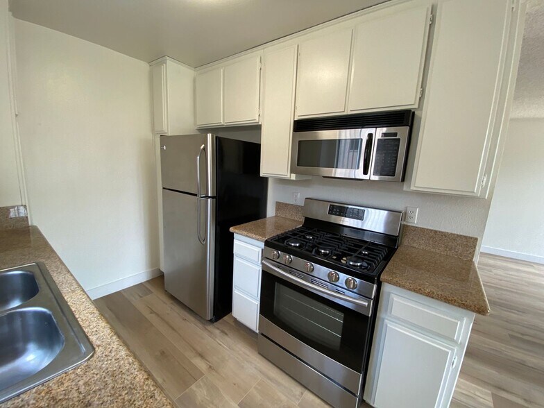 Building Photo - 3546 Hughes Ave