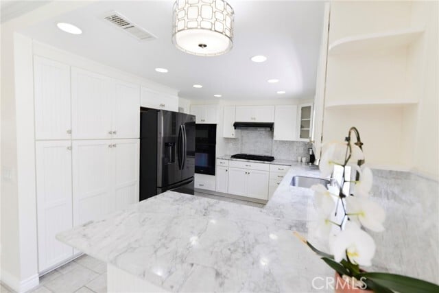 Building Photo - 25592 Leeward Dr