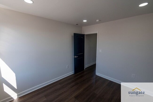 Building Photo - 1602 Cypress St