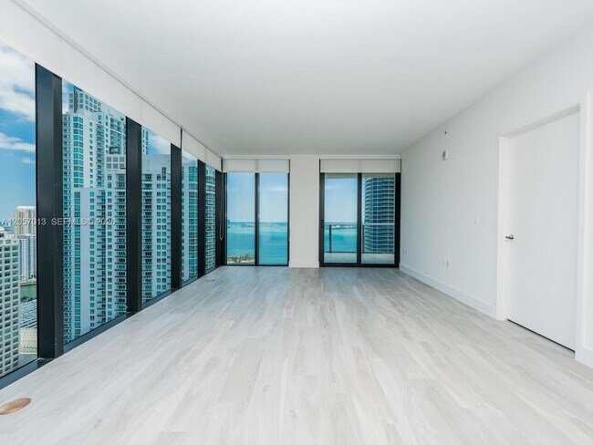 Building Photo - 1010 Brickell Ave