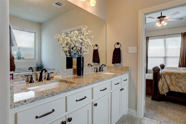 Building Photo - 207 Michael Dr