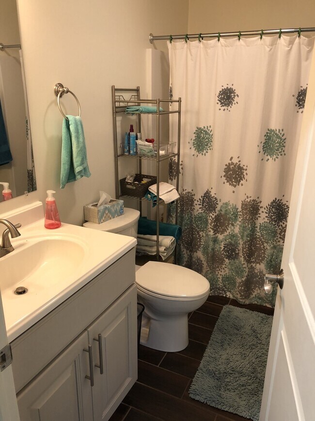 Building Photo - 105 Wiedmaier Ct