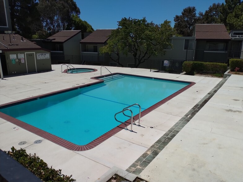 Building Photo - 1333 N Camino Alto