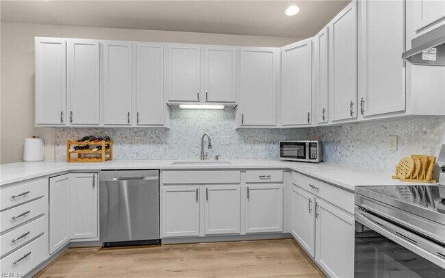 Building Photo - 408 Coastal Walk Pl