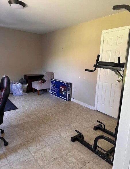 Building Photo - 257 S Fairbairn Dr