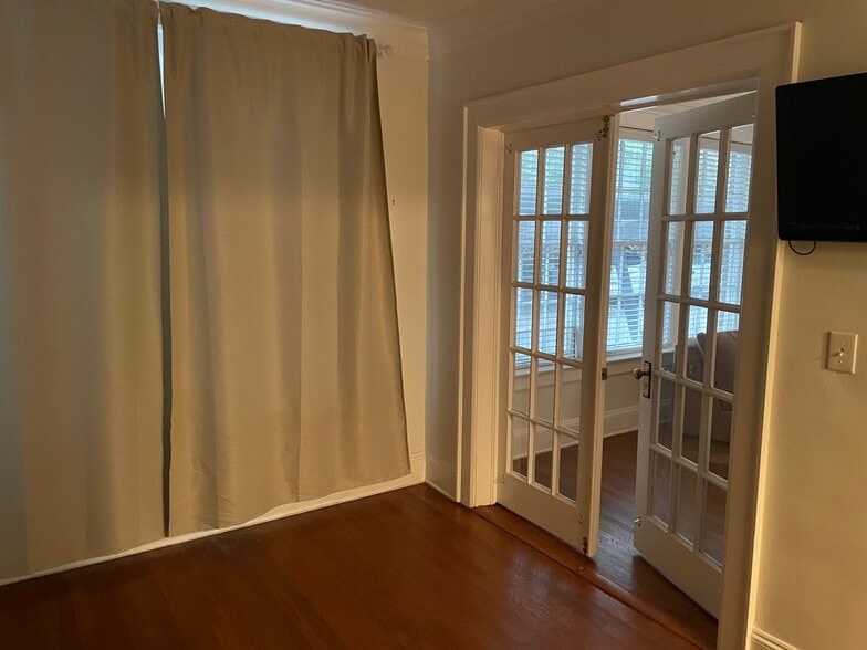 Building Photo - 61 16th St NE