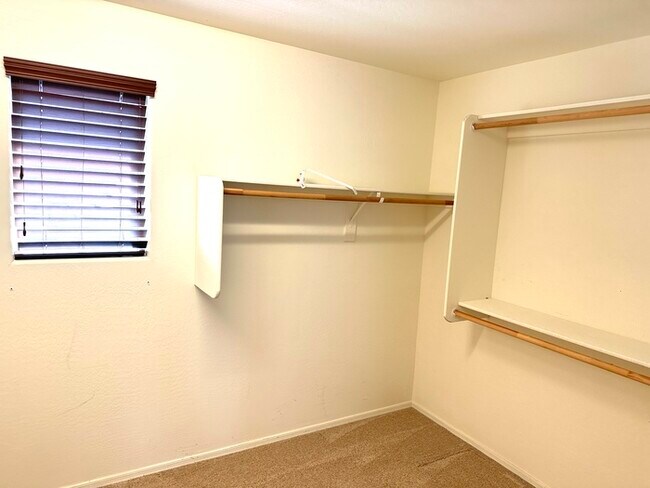 Building Photo - Stunning Elliot Groves home in Morrison Ranch. 4 bed+ 2 offices + loft