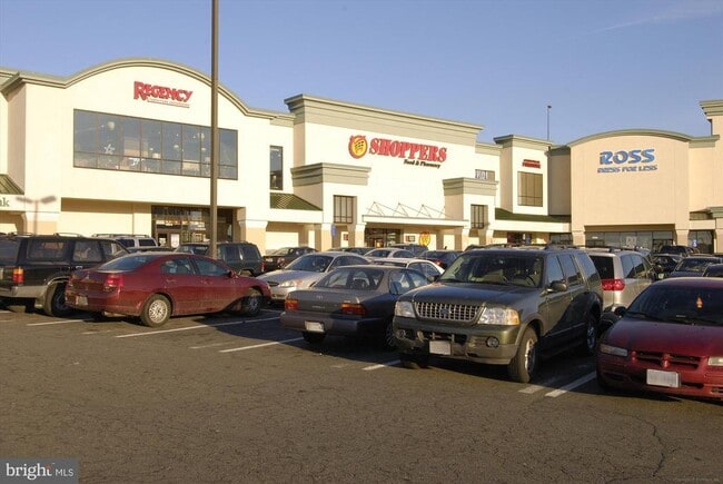 Building Photo - 5909 Quantrell Ave