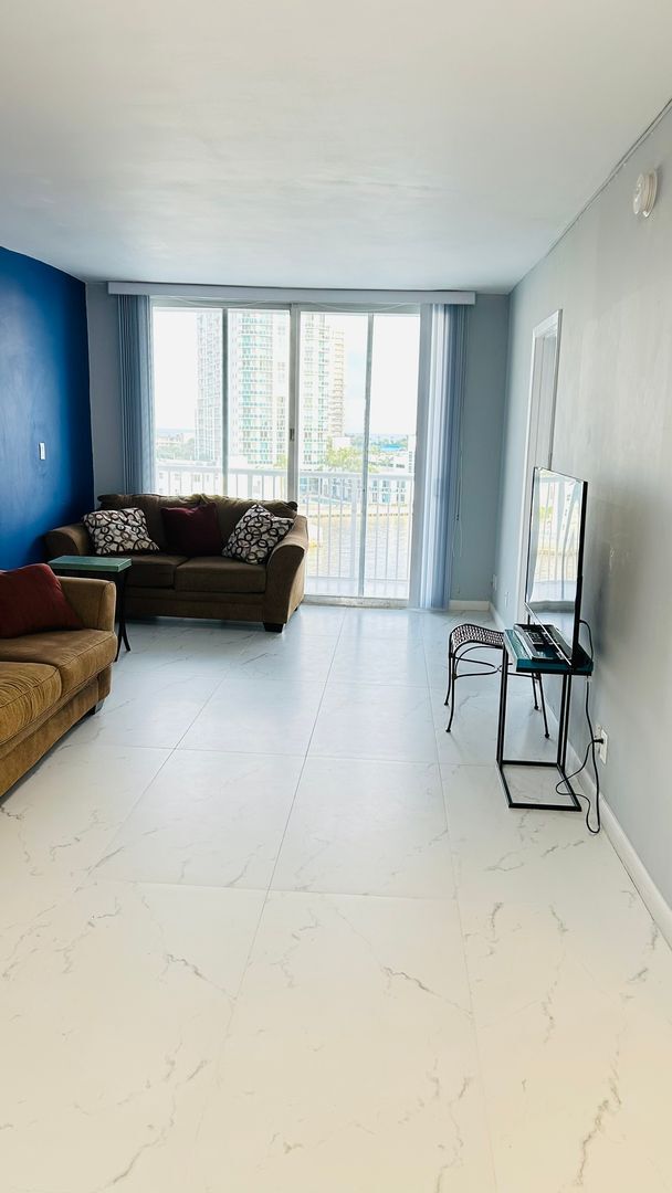 Building Photo - Stunning Waterfront One-Bedroom Apartment with Spectacular Views!