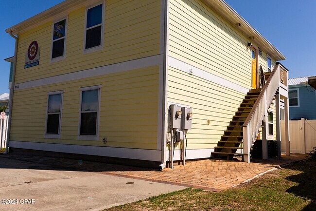 Building Photo - 9720 S Thomas Dr